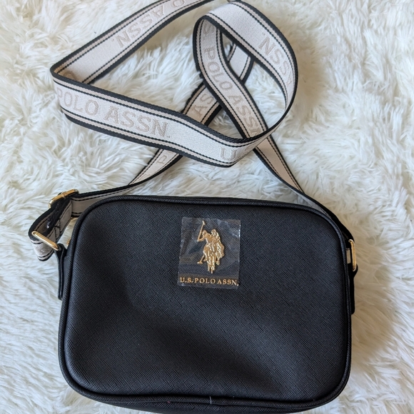 U.S. Polo Assn. Classic Zip Metallic Crossbody Bag - Black - Picture 3 of 11